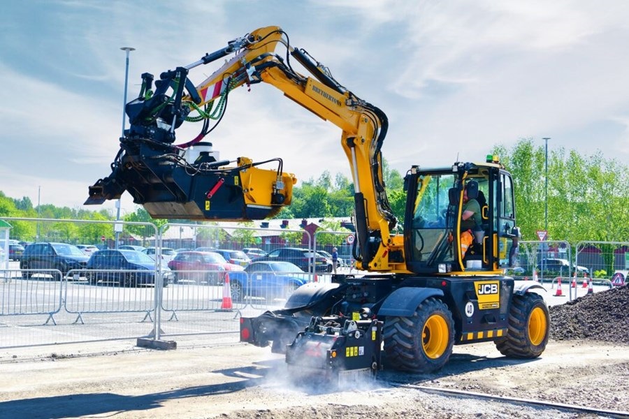 拓！JCB Pothole助客戶贏得道路維護(hù)新業(yè)務(wù)！